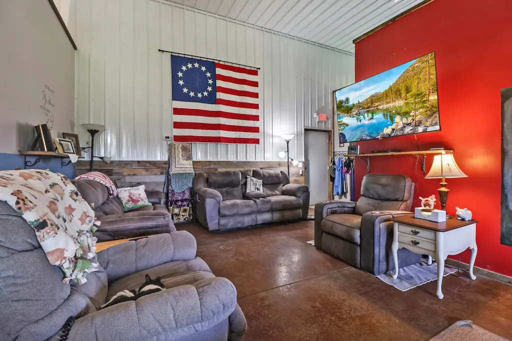 6808 Highway 127, N Crossville TN 38571