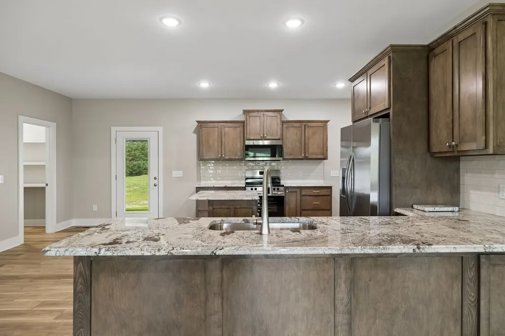 1702 Ellington Drive Lafayette TN 37083