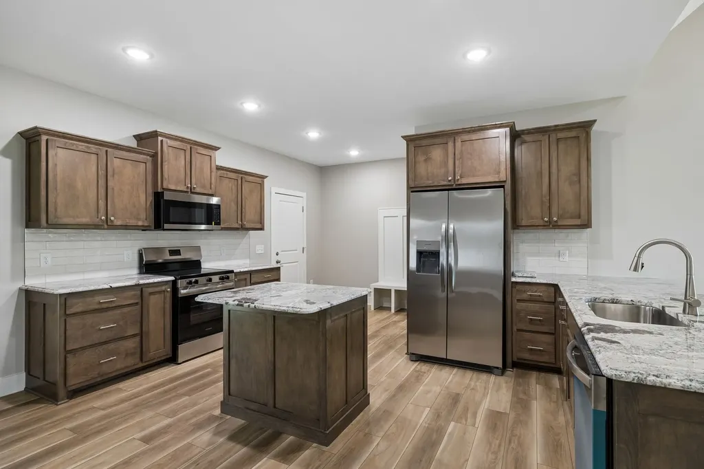 1702 Ellington Drive Lafayette TN 37083