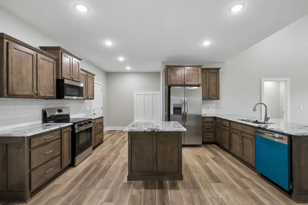 1702 Ellington Drive Lafayette TN 37083