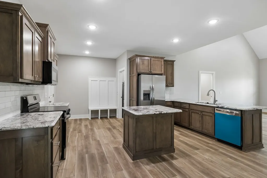 1702 Ellington Drive Lafayette TN 37083