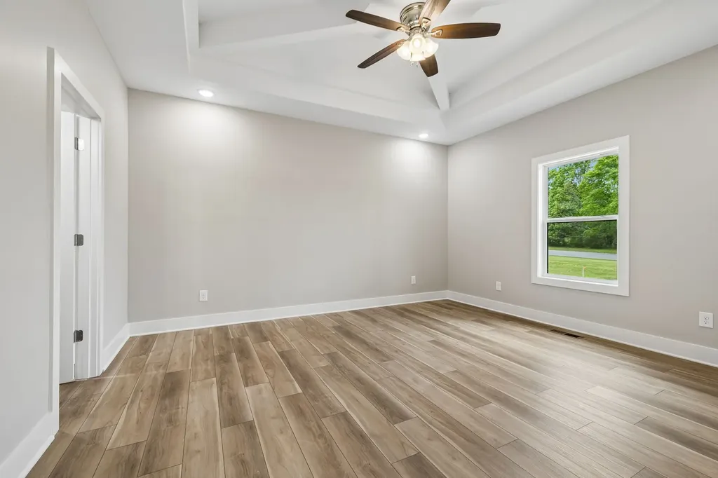 1702 Ellington Drive Lafayette TN 37083