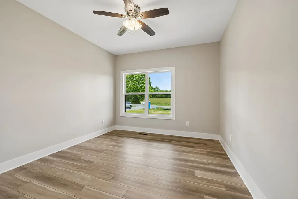 1702 Ellington Drive Lafayette TN 37083