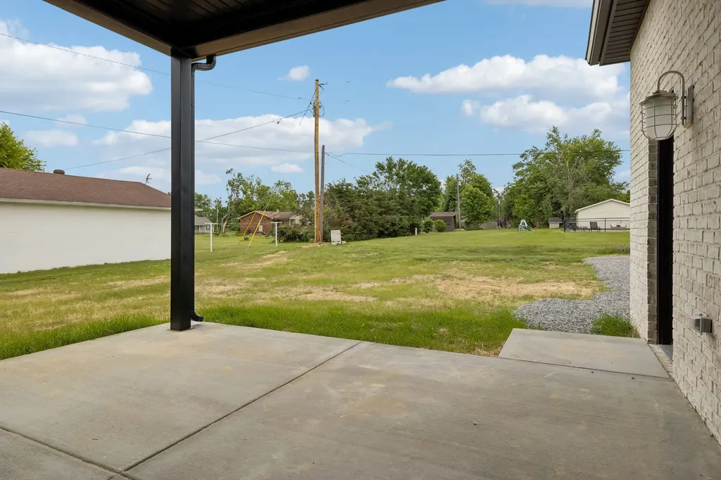 1702 Ellington Drive Lafayette TN 37083