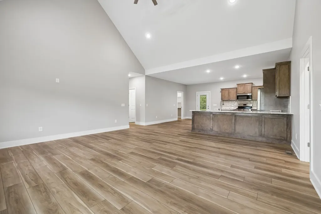 1702 Ellington Drive Lafayette TN 37083