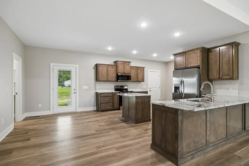 1702 Ellington Drive Lafayette TN 37083