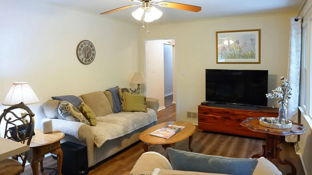 100 Canary Drive Dickson TN 37055
