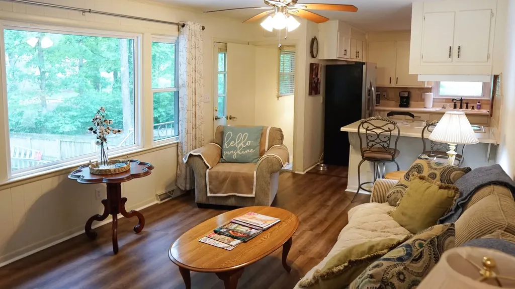 100 Canary Drive Dickson TN 37055