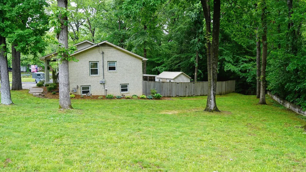 100 Canary Drive Dickson TN 37055