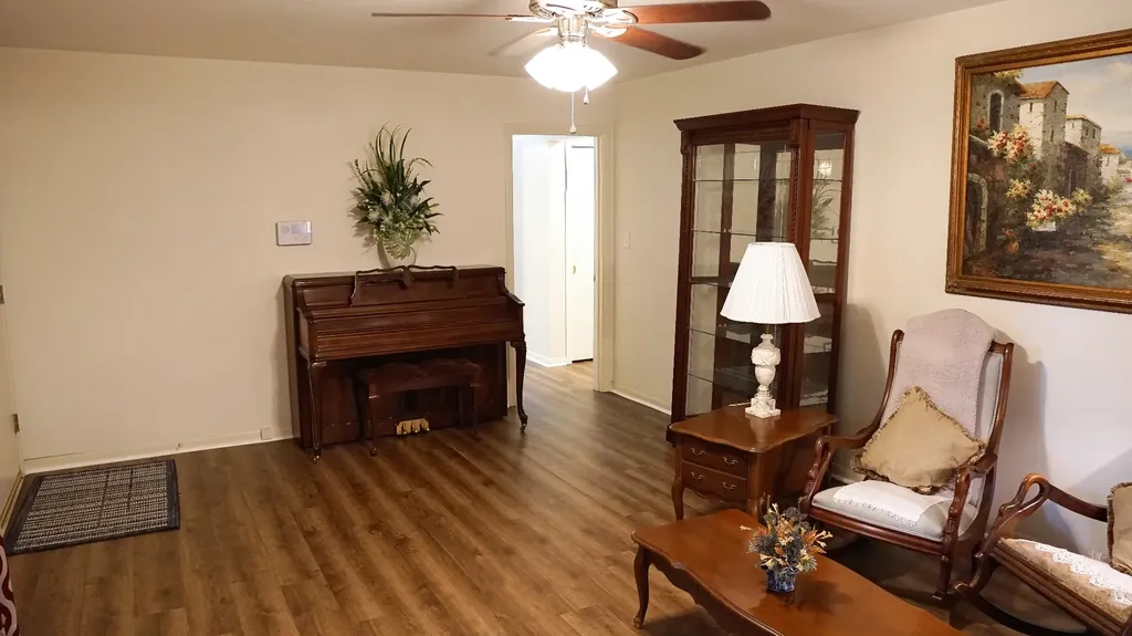 100 Canary Drive Dickson TN 37055