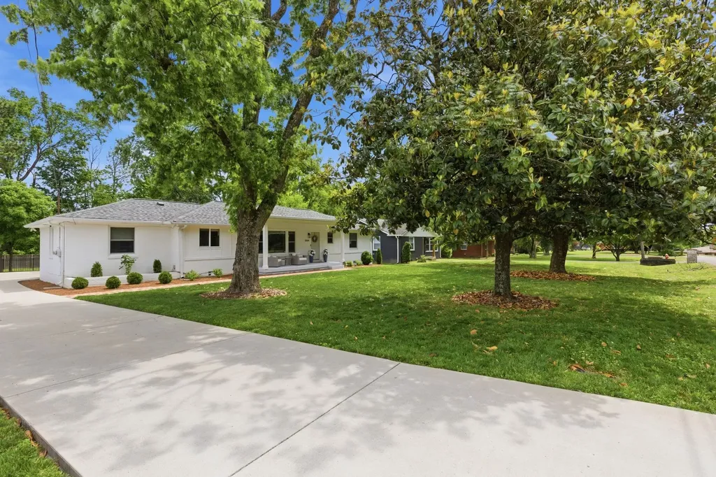 5004 Danby Drive Nashville TN 37211