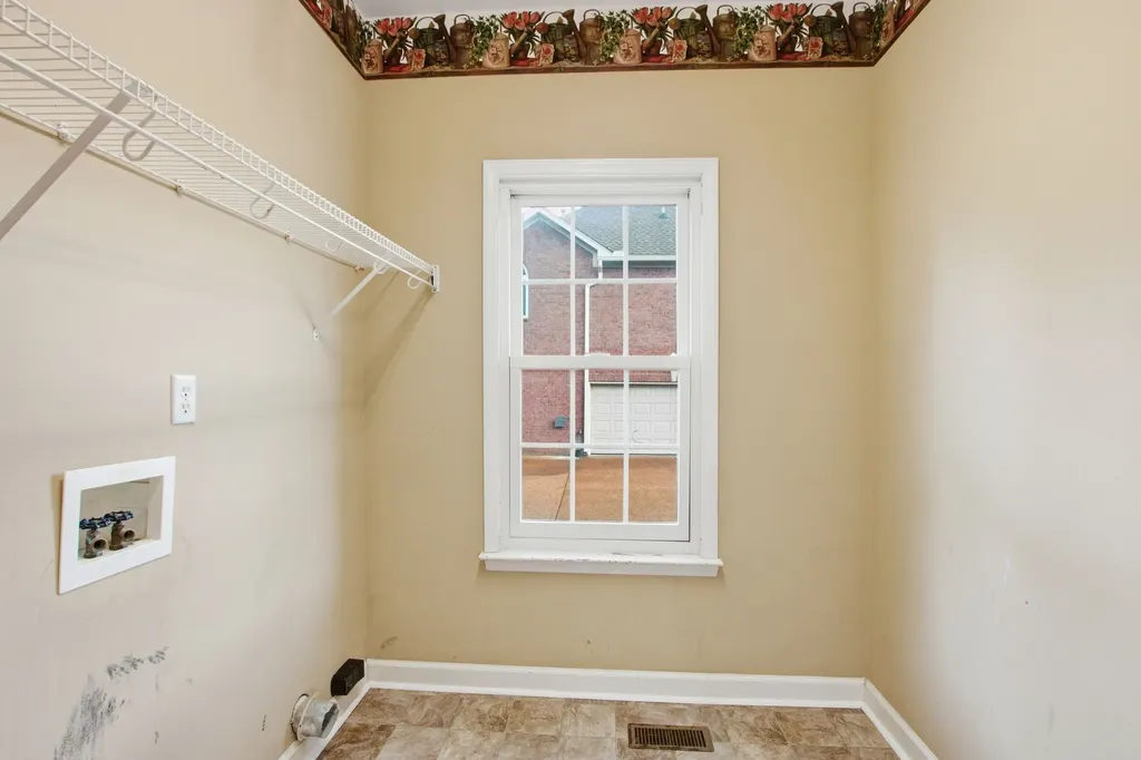 1823 Azure Way Murfreesboro TN 37128