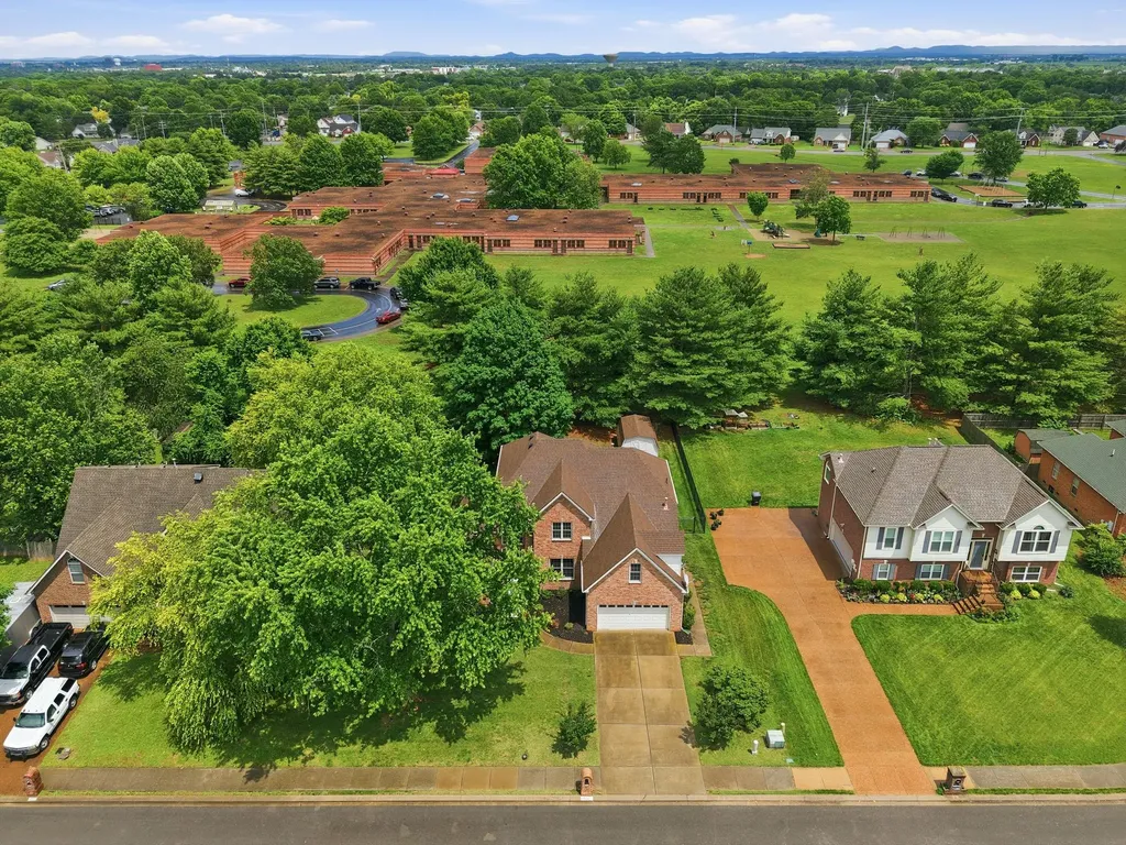 1823 Azure Way Murfreesboro TN 37128