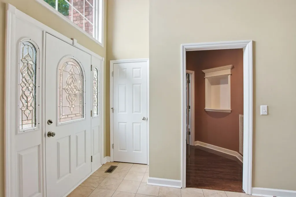 1823 Azure Way Murfreesboro TN 37128