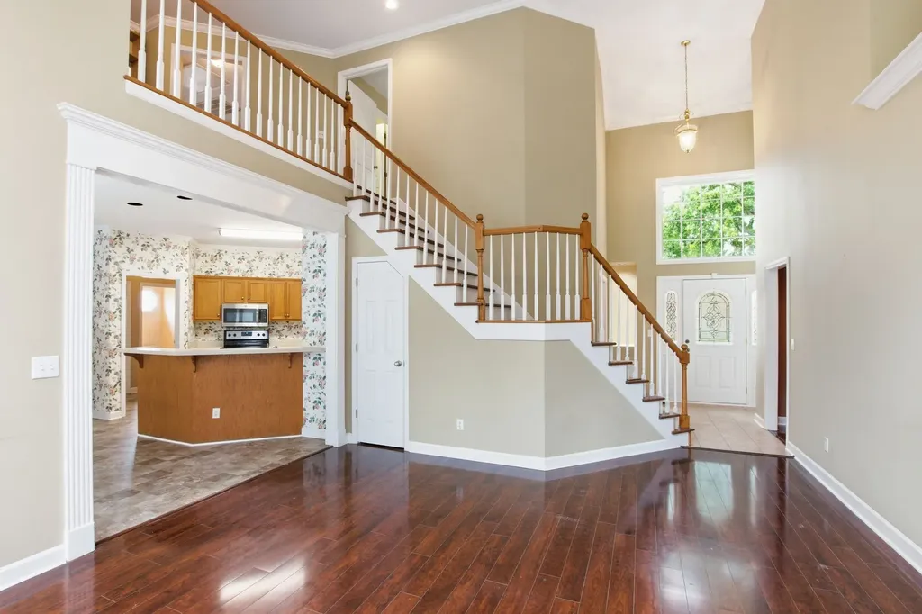 1823 Azure Way Murfreesboro TN 37128
