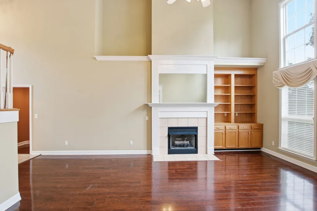 1823 Azure Way Murfreesboro TN 37128