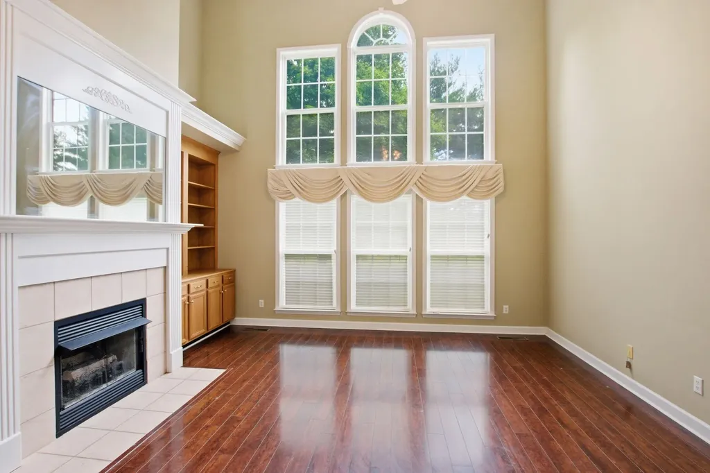 1823 Azure Way Murfreesboro TN 37128