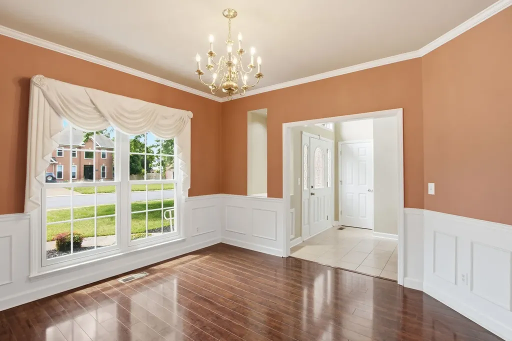 1823 Azure Way Murfreesboro TN 37128