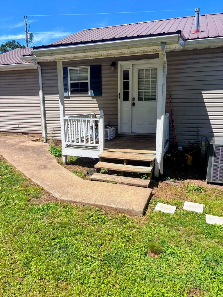 108 Arnold Street Centerville TN 37033