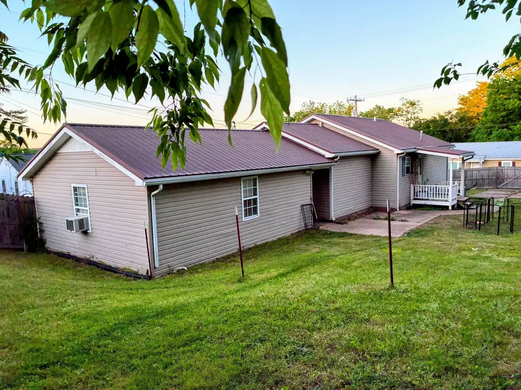 108 Arnold Street Centerville TN 37033