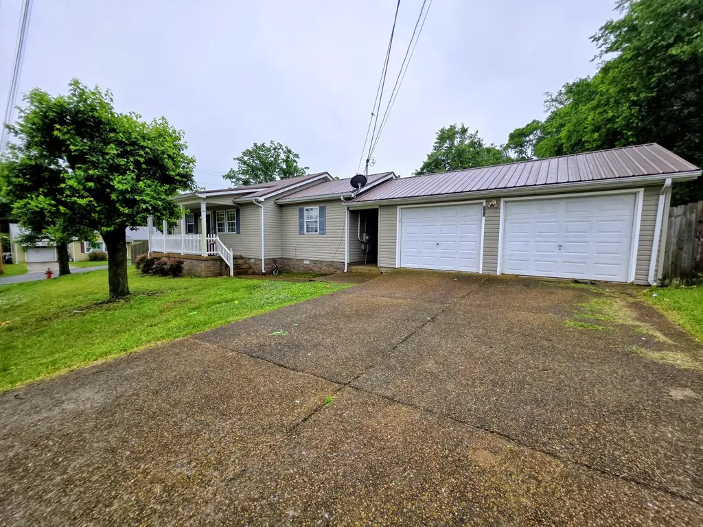 108 Arnold Street Centerville TN 37033