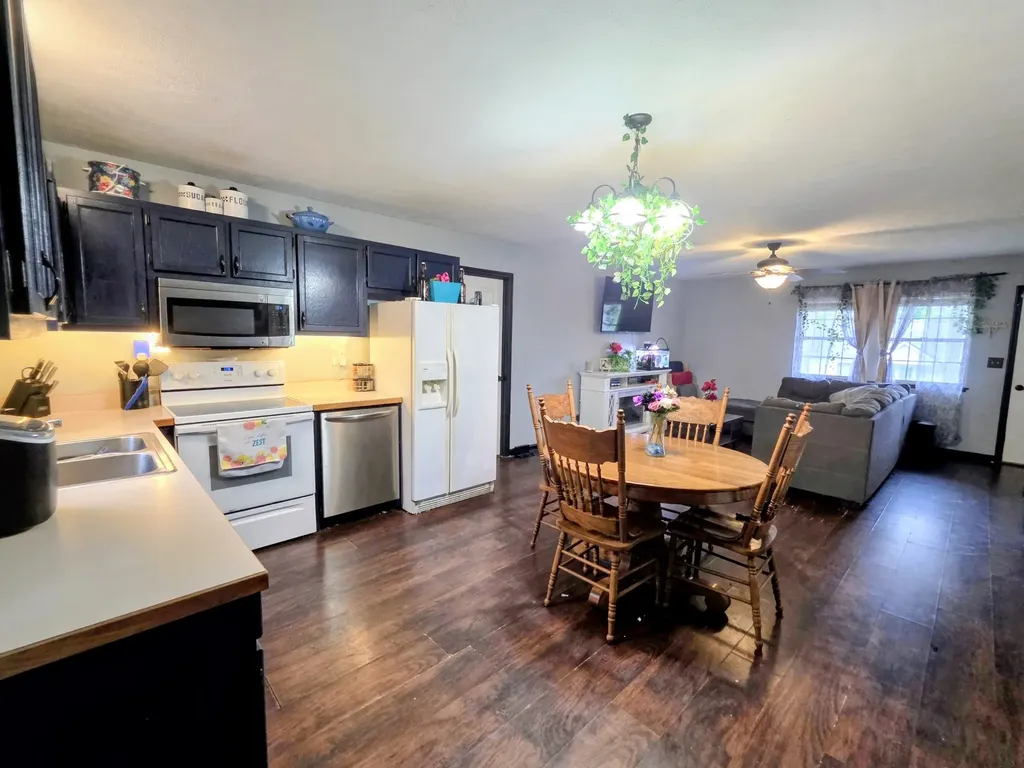 108 Arnold Street Centerville TN 37033