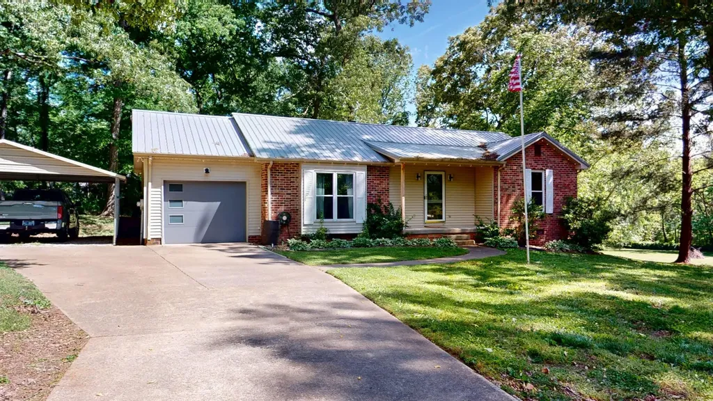 1404 Windhill Court Greenbrier TN 37073