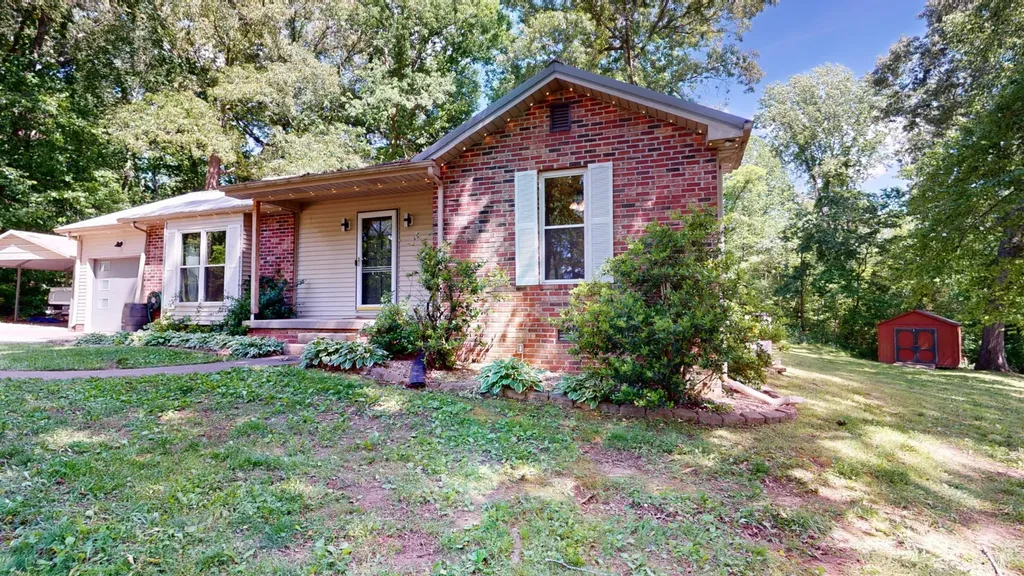 1404 Windhill Court Greenbrier TN 37073