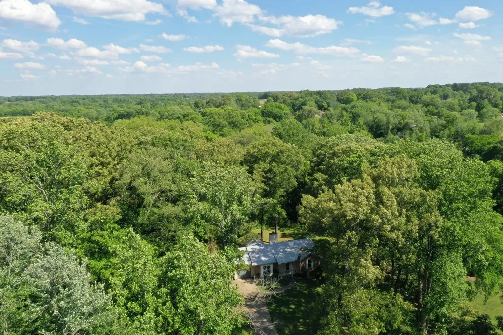 1404 Windhill Court Greenbrier TN 37073
