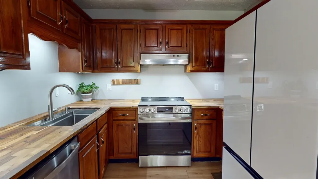 1404 Windhill Court Greenbrier TN 37073