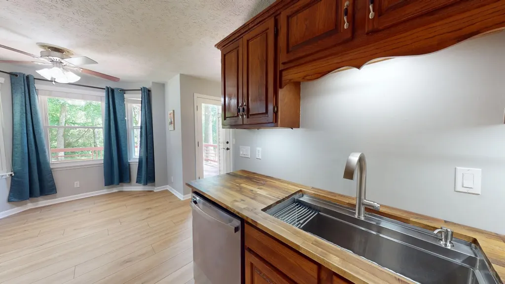 1404 Windhill Court Greenbrier TN 37073