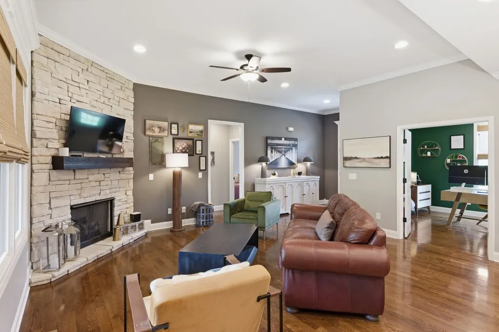971 Nashs Nook Columbia TN 38401