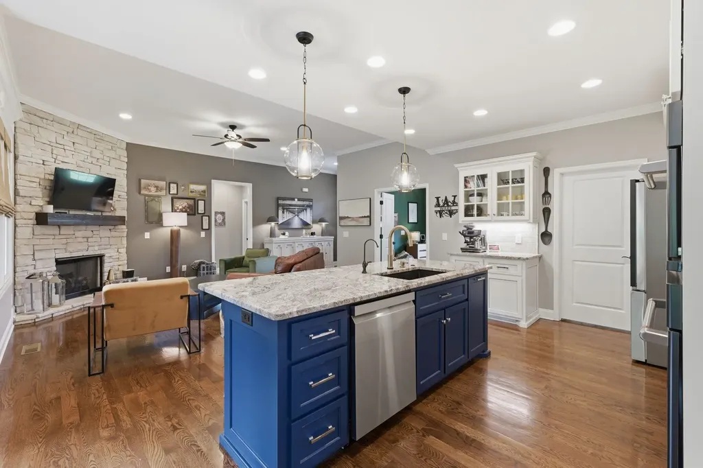 971 Nashs Nook Columbia TN 38401