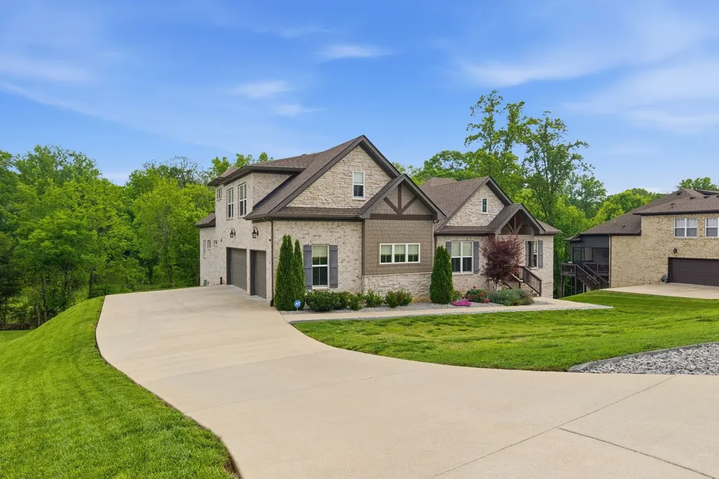 971 Nashs Nook Columbia TN 38401