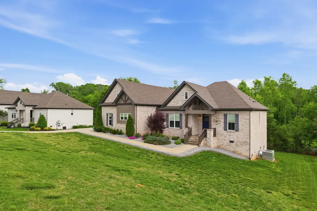 971 Nashs Nook Columbia TN 38401