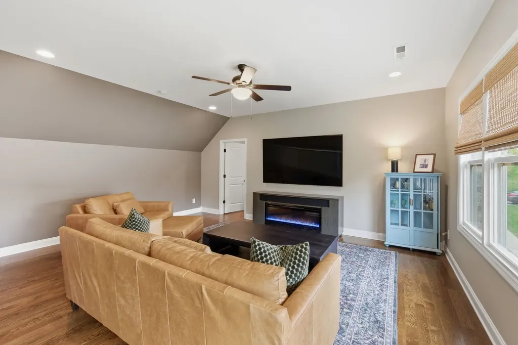 971 Nashs Nook Columbia TN 38401