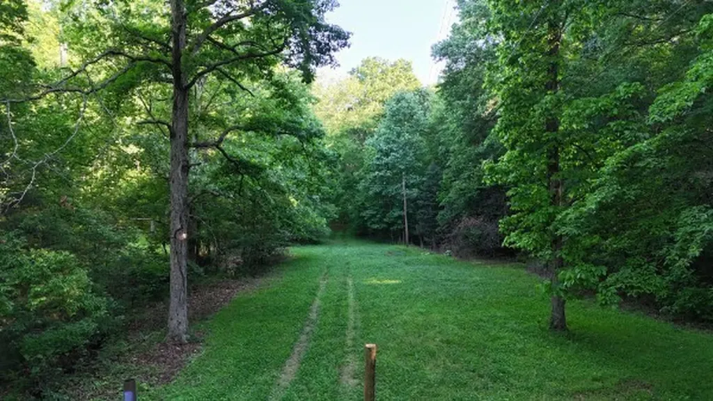 201 Post Road Waverly TN 37185