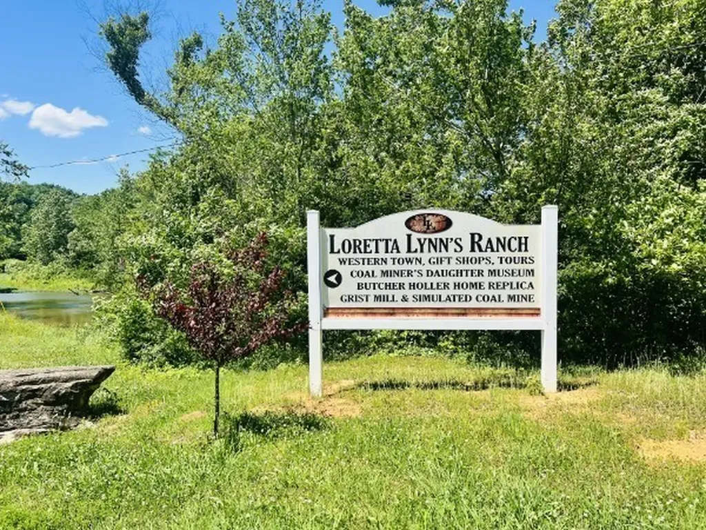 201 Post Road Waverly TN 37185