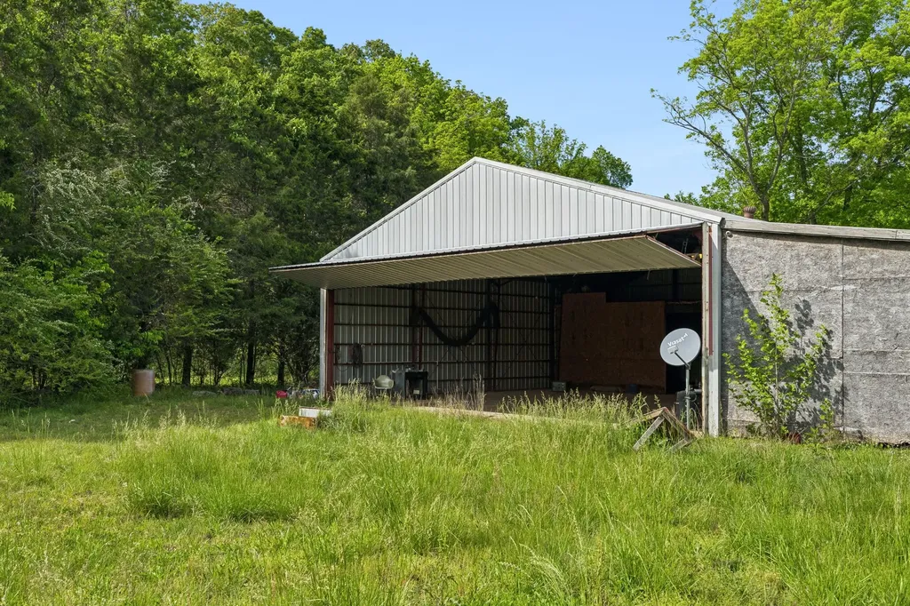 1675 Balthrop Branch Road Dickson TN 37055