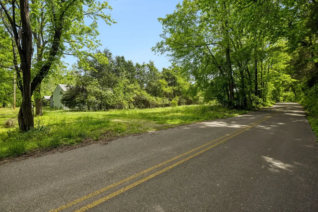 1675 Balthrop Branch Road Dickson TN 37055