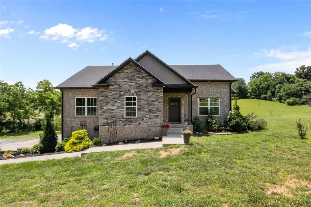 180 Alonzo Place Cunningham TN 37052