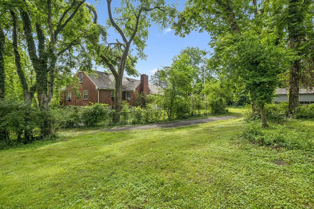 1112 Neelys Bend Road Madison TN 37115