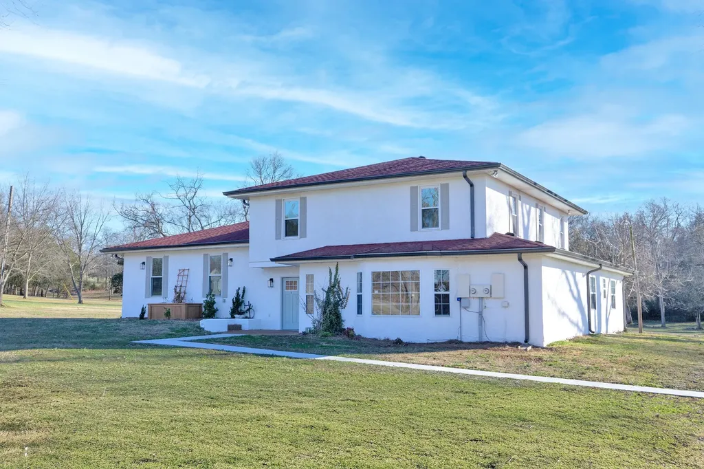 557 Peach Valley Road Gallatin TN 37066