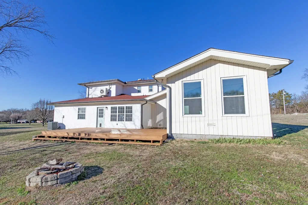 557 Peach Valley Road Gallatin TN 37066