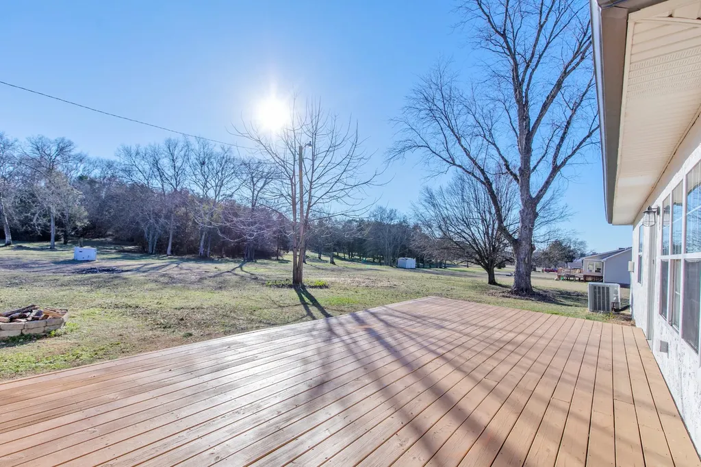 557 Peach Valley Road Gallatin TN 37066