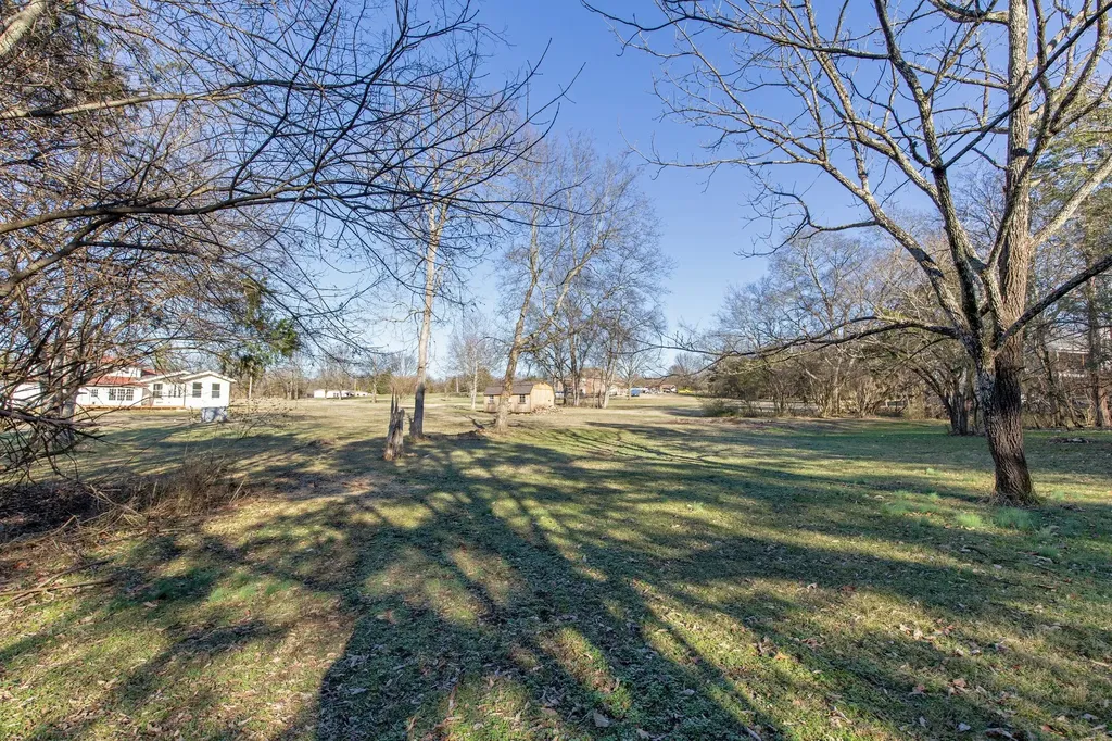 557 Peach Valley Road Gallatin TN 37066