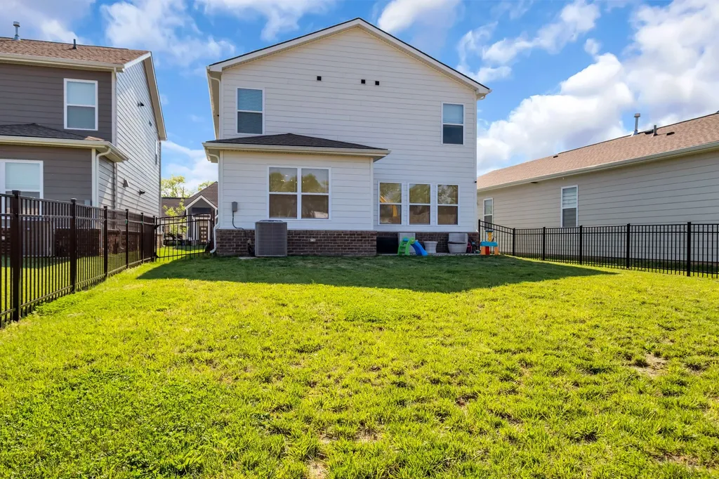 1064 Linn Cove Court Gallatin TN 37066