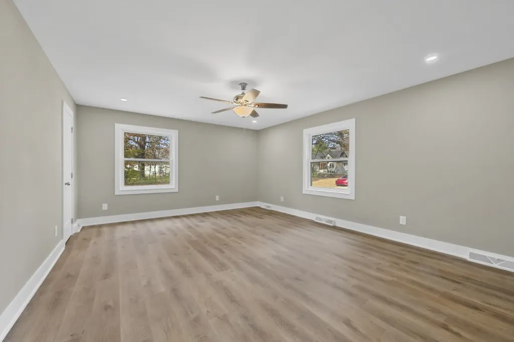 104 W Longview Drive Portland TN 37148