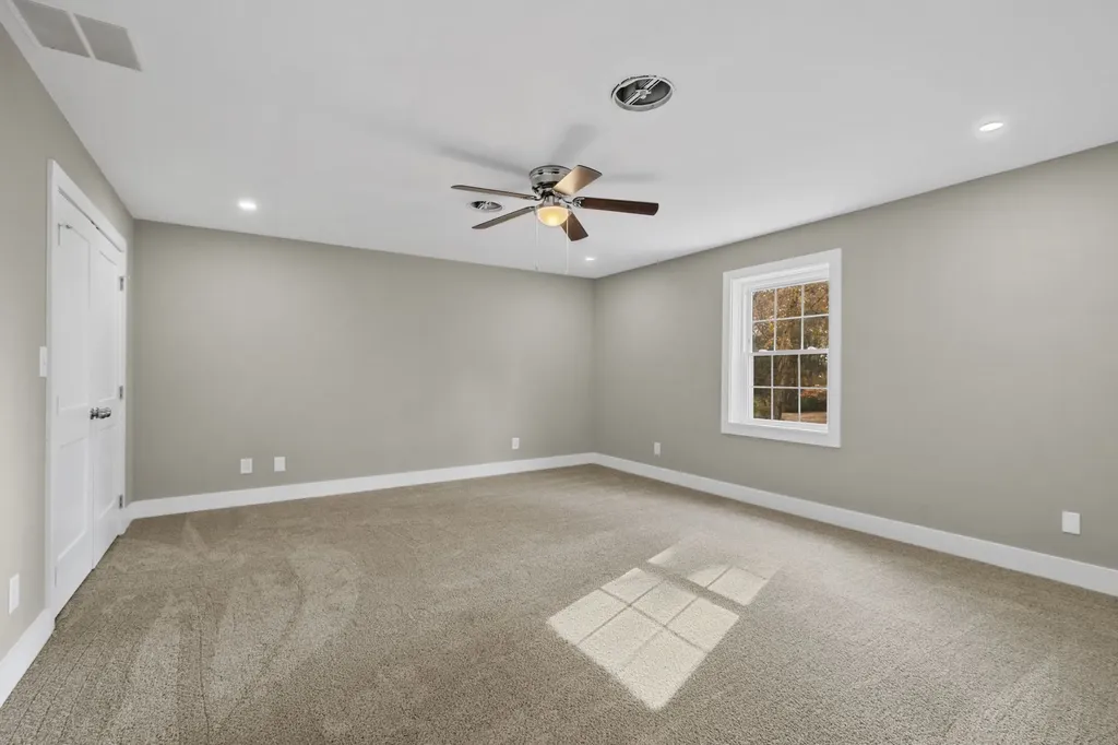 104 W Longview Drive Portland TN 37148