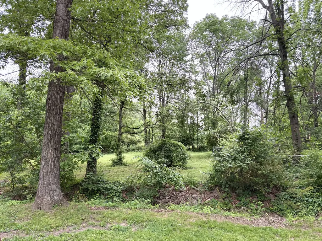 104 W Longview Drive Portland TN 37148